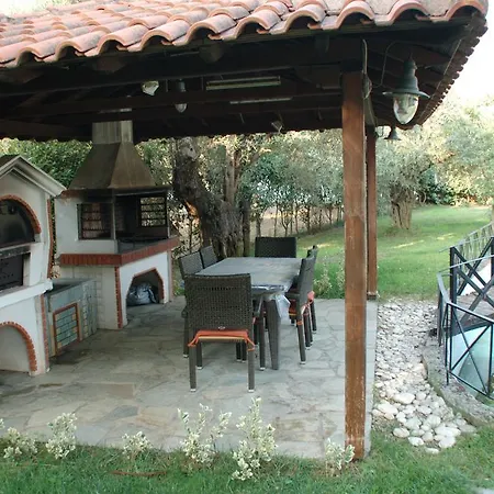 Paradise & * Koropi