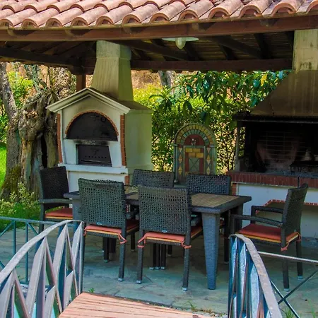 Paradise & Apartment Koropi